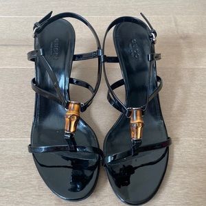 Pre-Loved Gucci Women's Black Bamboo Detail Patent Leather Sandals size 37